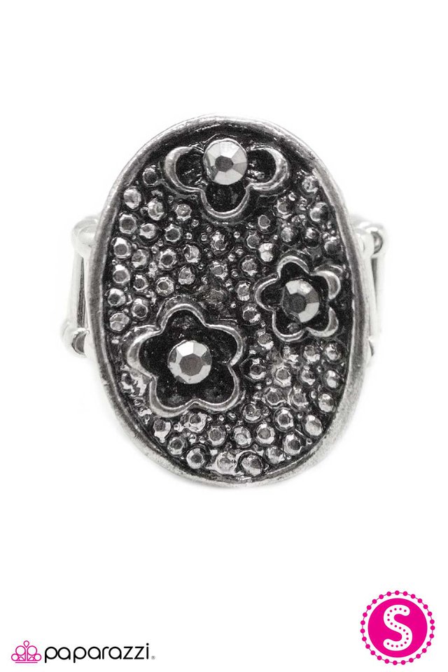 Paparazzi ♥ FernGully - Silver ♥ Ring
