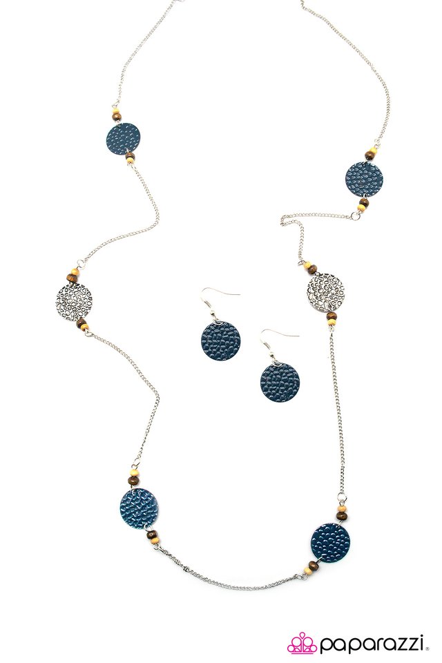 Paparazzi ♥ Deep In The Woods - Blue ♥ Necklace
