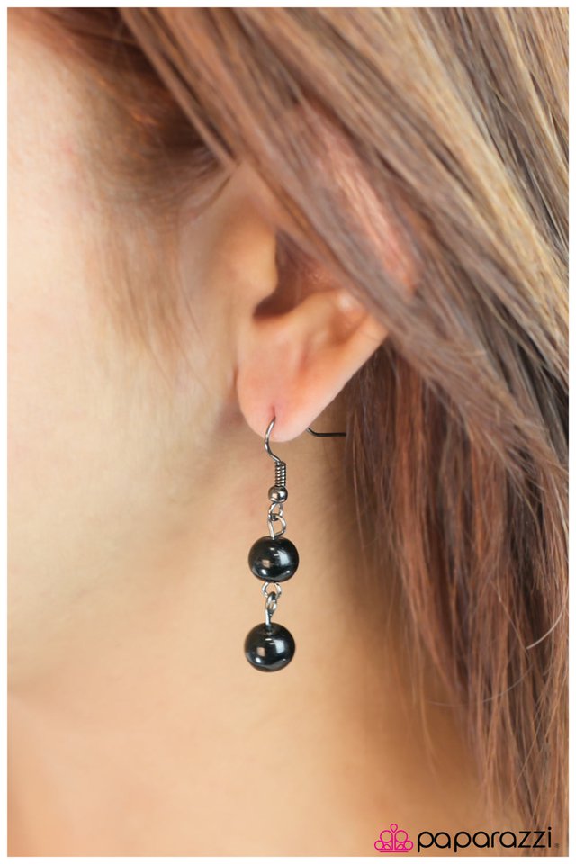 Paparazzi ♥ Better To Have Loved - Black ♥ Necklace