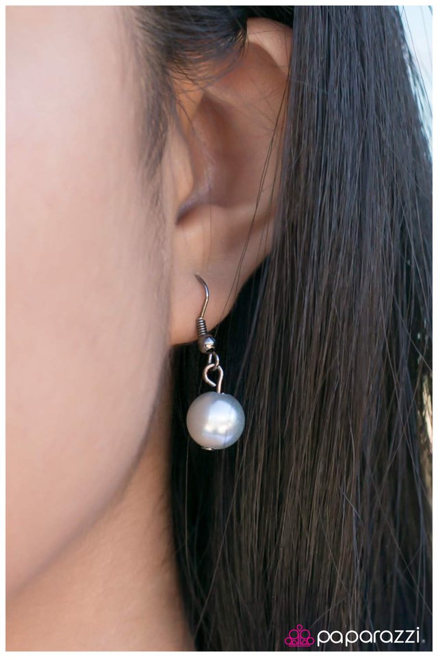 Paparazzi ♥ The Rocker - Silver ♥ Necklace