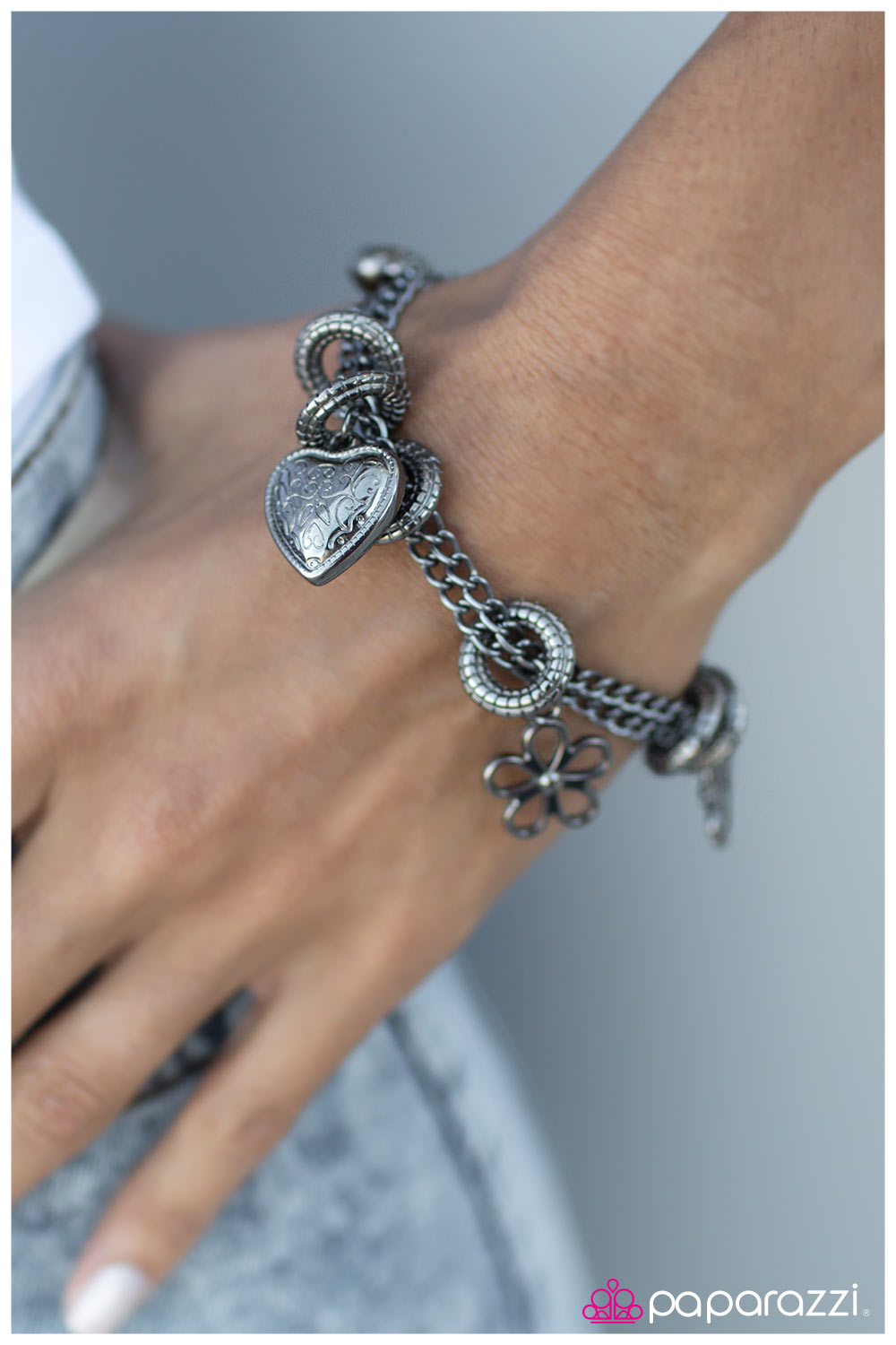 turn-on-the-charm-black-p9wh-bkxx-030xx