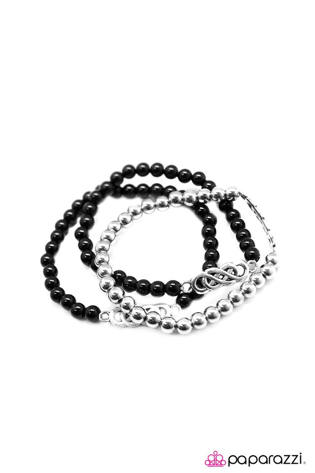 Paparazzi ♥ No End In Sight - Black ♥ Bracelet