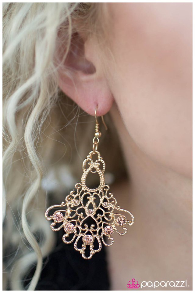 not-just-a-pretty-face-gold-p5re-gdxx-029xx