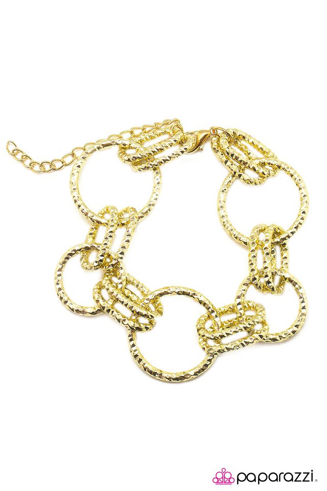 Paparazzi ♥ Covert - Gold ♥ Bracelet