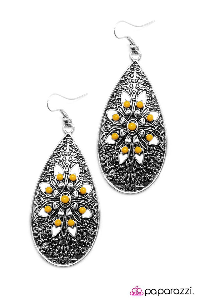 Paparazzi ♥ Day By Day - Yellow ♥ Earrings