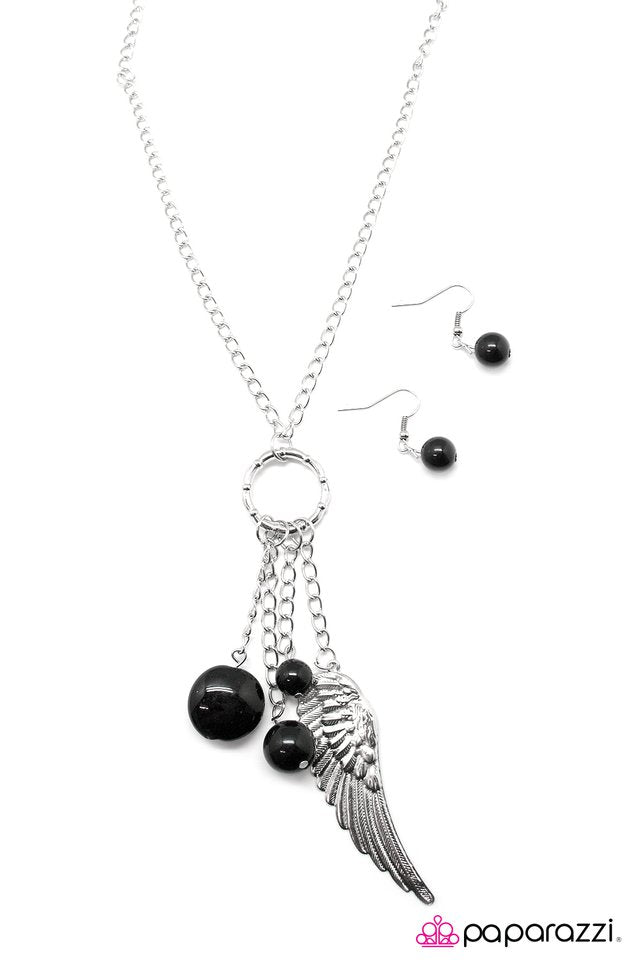 Paparazzi ♥ On A Wing And A Prayer - Black ♥ Necklace