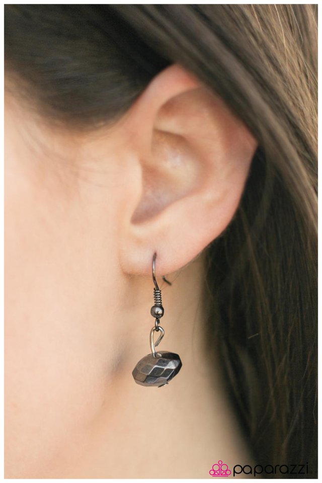 Paparazzi ♥ Boss Status - Black ♥ Necklace