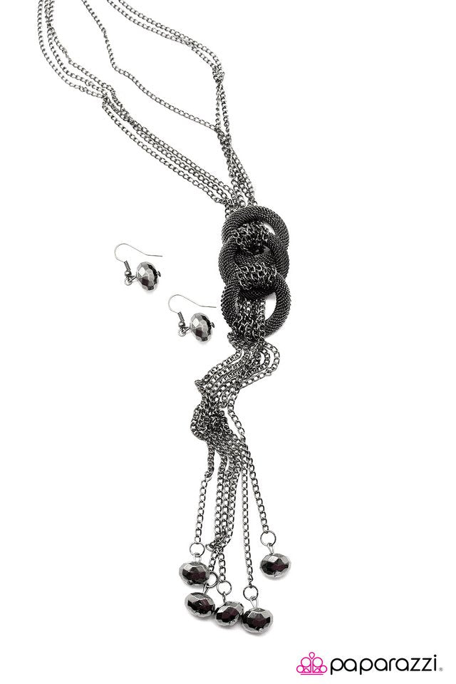 Paparazzi ♥ Boss Status - Black ♥ Necklace