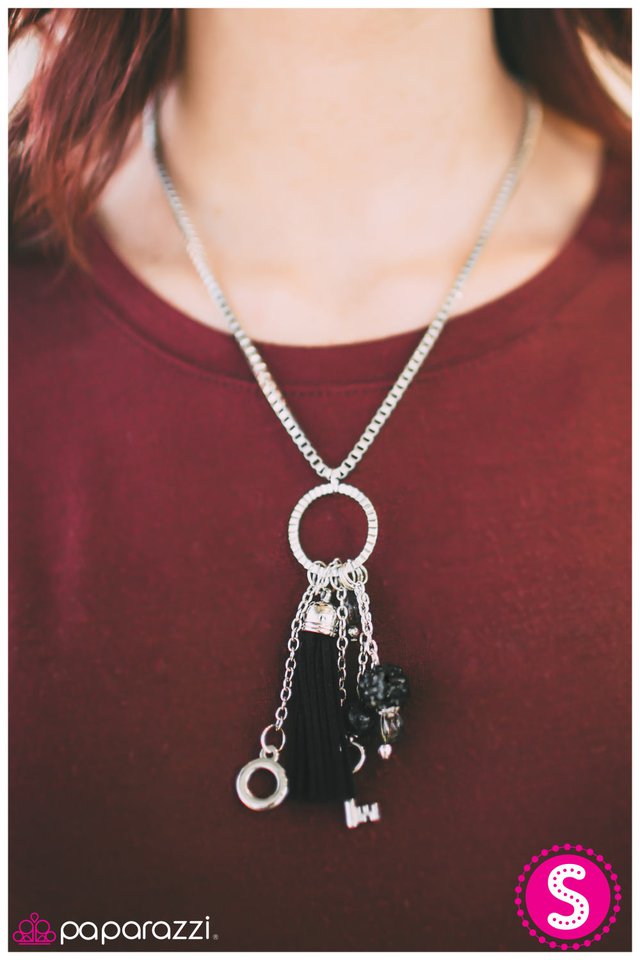 on-the-outskirts-black-p2se-bkxx-045xx