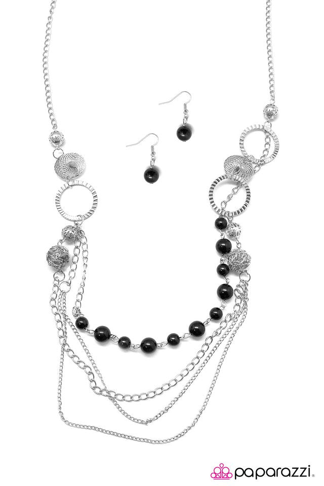 Paparazzi ♥ Ready for Romance - Black ♥ Necklace