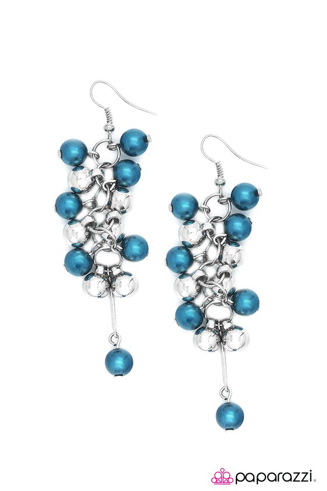 Paparazzi ♥ Pulling Away - Blue ♥ Earrings