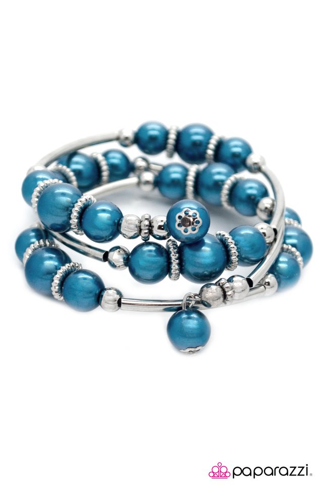 Paparazzi ♥ Thats A Wrap! - Blue ♥ Bracelet