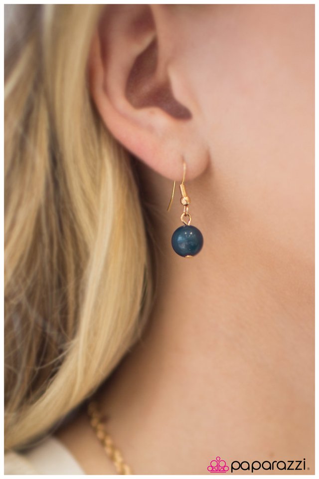 Paparazzi ♥ Outlier - Blue ♥ Necklace