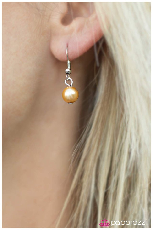 Paparazzi ♥ The Low Down - Yellow ♥ Necklace