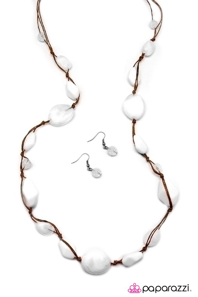 Paparazzi ♥ Glam Rock - White ♥ Necklace