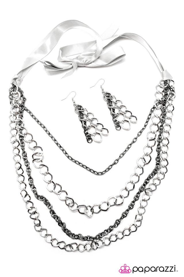 Paparazzi ♥ No Strings Attached - Silver ♥ Necklace