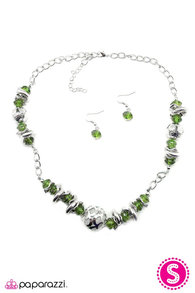 Paparazzi ♥ Rant and Rave - Green ♥ Necklace
