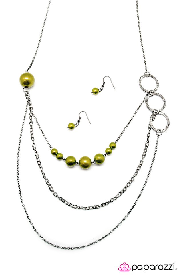 Paparazzi ♥ Youre CRIMPING My Style - Green ♥ Necklace