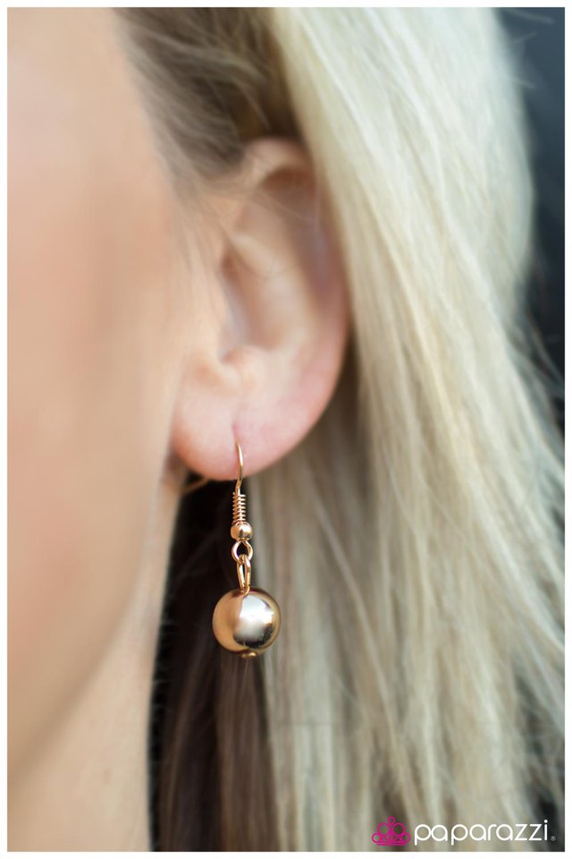 Paparazzi ♥ After Hours - Gold ♥ Necklace