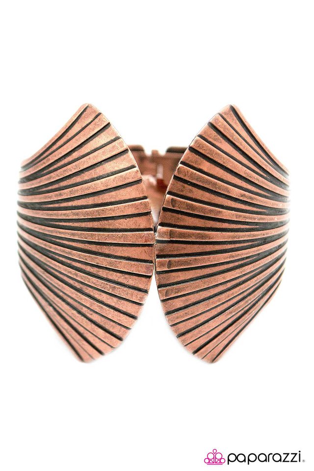 Paparazzi ♥ Clam Up - Copper ♥ Bracelet
