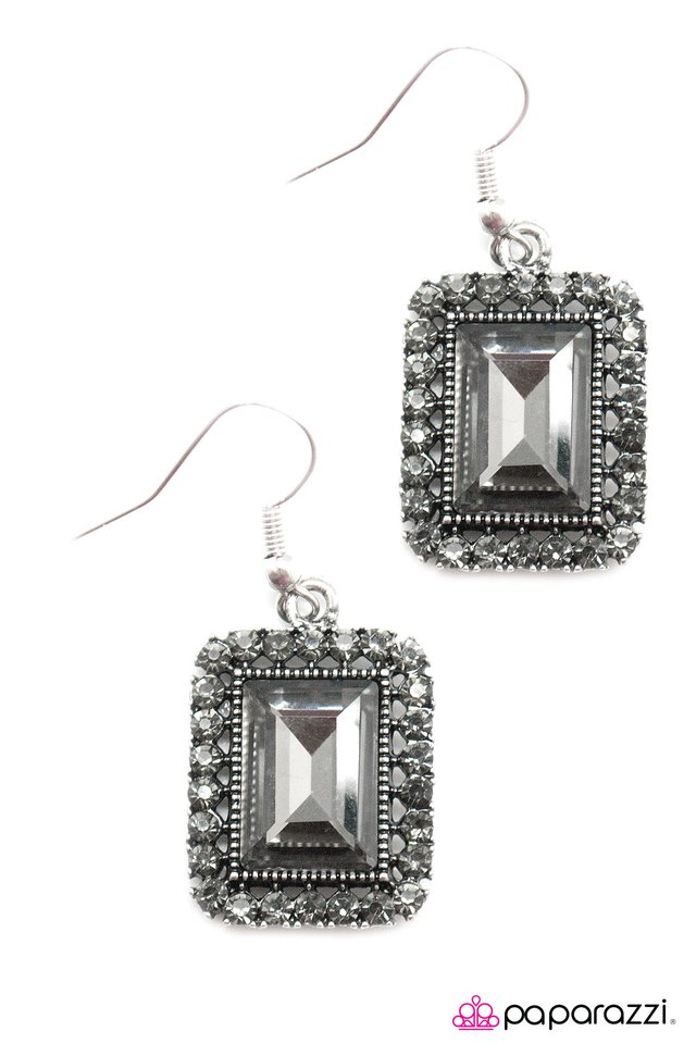 Paparazzi ♥ Fairest Of Them All - Silver ♥ Earrings