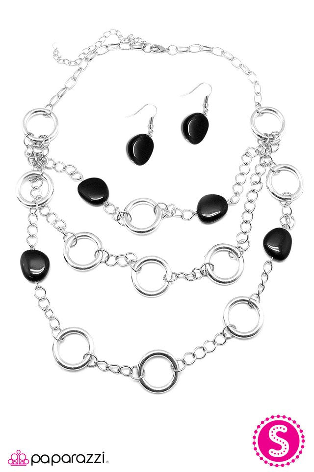 Paparazzi ♥ The Optimist - Black ♥ Necklace