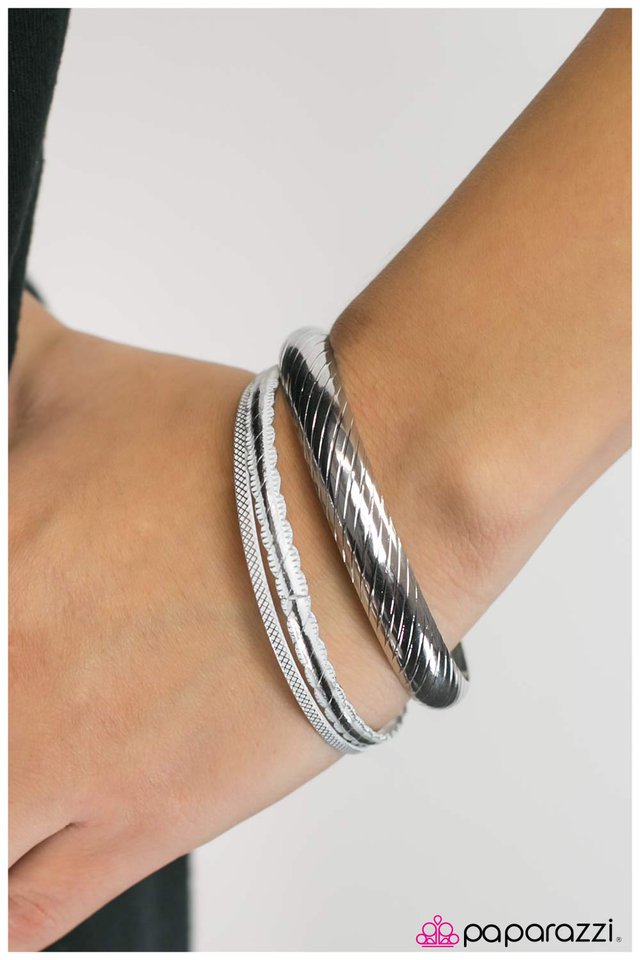 in-high-spirits-white-p9wh-wtsv-042xx