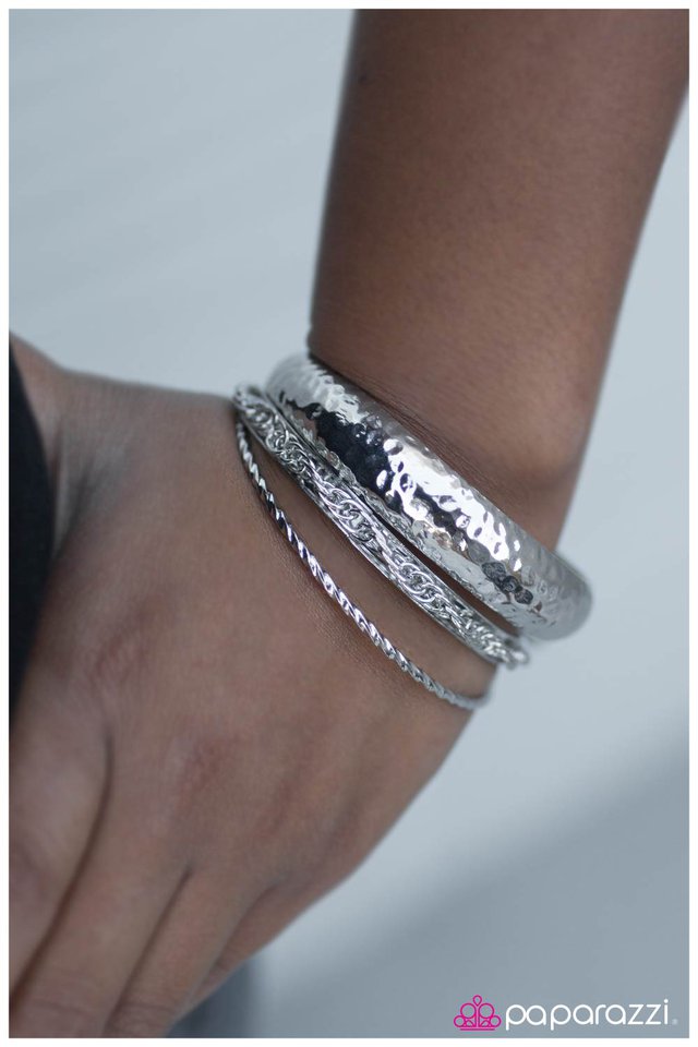 bangle-and-chain-silver-p9in-svxx-036xx