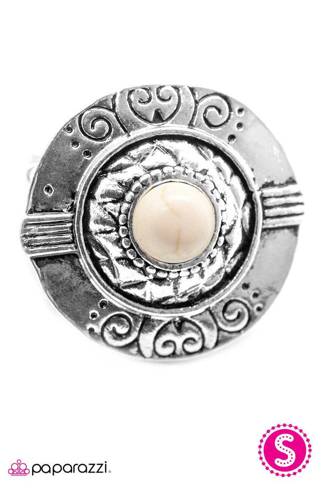 Paparazzi ♥ Atlas - White ♥ Ring