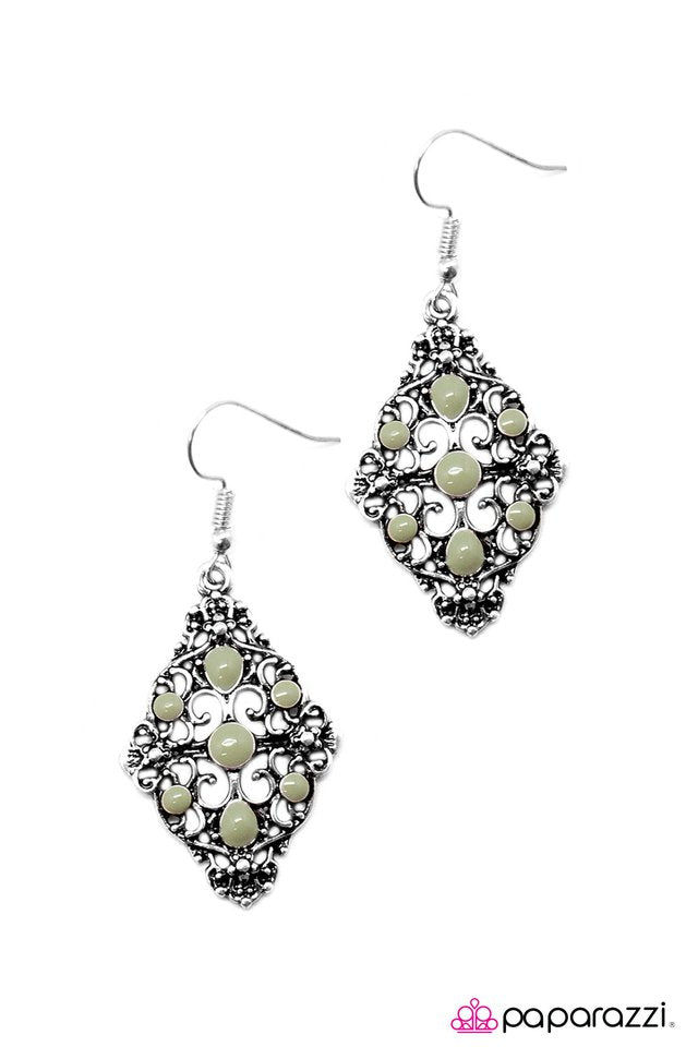 Paparazzi ♥ New York, New York - Green ♥ Earrings