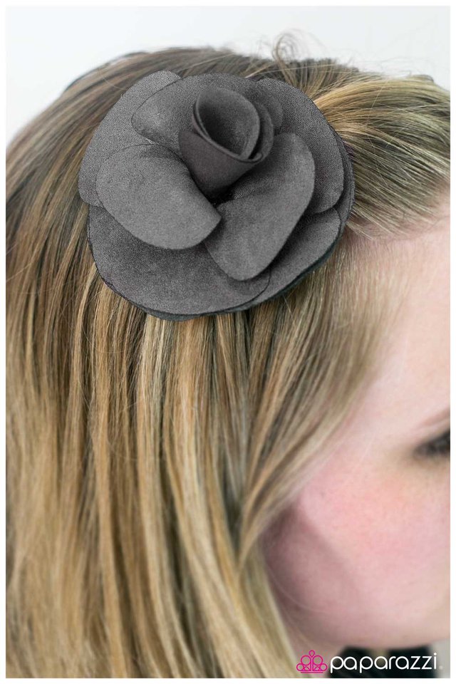 fanned-out-gray-p7td-svxx-020xx