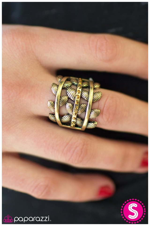 the-falling-leaves--brass-p4se-brxx-022xx