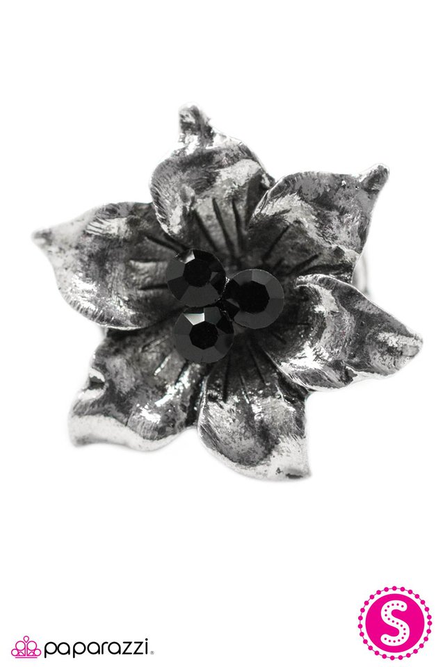 Paparazzi ♥ I Wanna Hold Your Hand - Black ♥ Ring