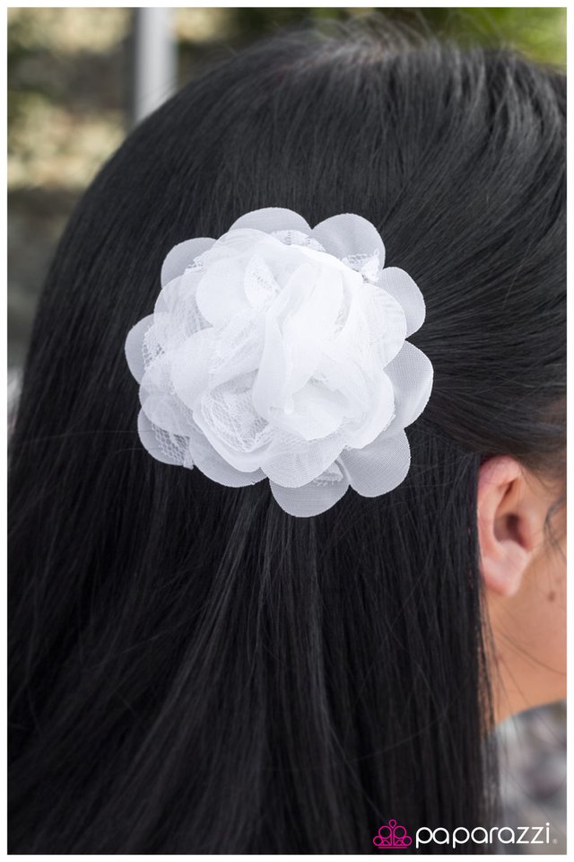 setting-the-tone-white-p7pr-wtxx-027xx
