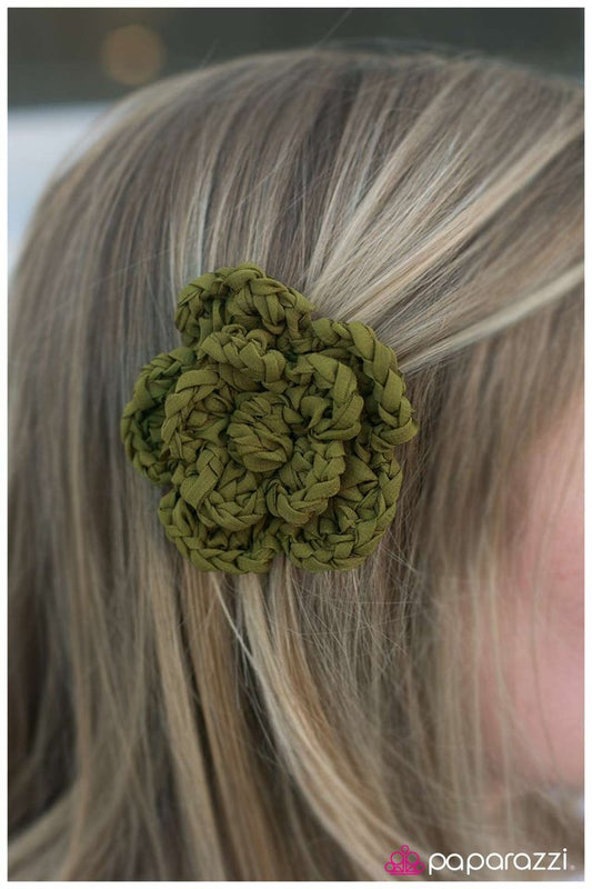 braided-bouquet-green-p7ca-grxx-024xx