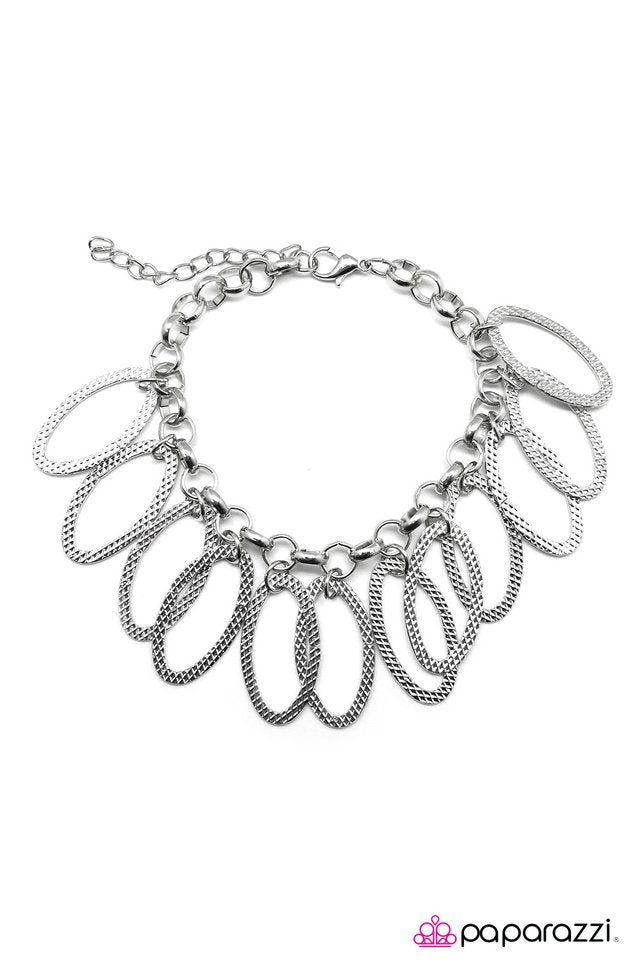 Paparazzi ♥ The Oval Office - Silver ♥ Bracelet