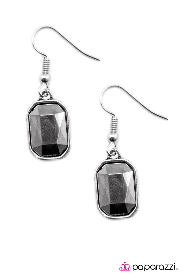 Paparazzi ♥ Your Royal SHINE-ness - Silver ♥ Earrings