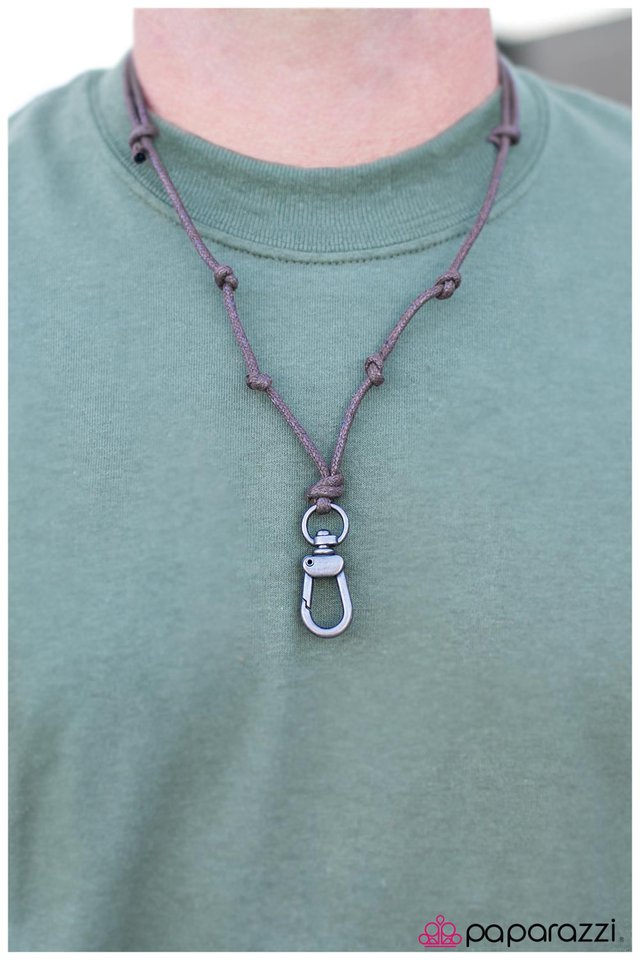 knot-worth-the-trouble-p2ln-urbn-053xx