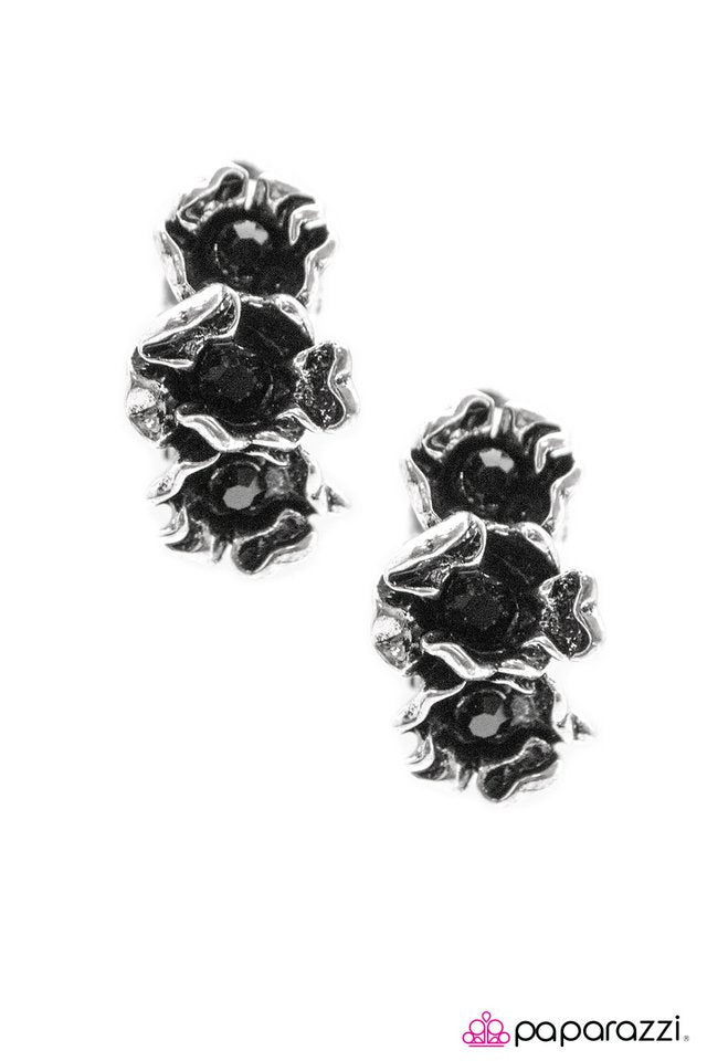 Paparazzi ♥ The Remedy - Black ♥ Clip-On