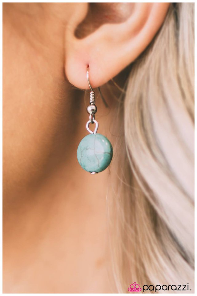 Paparazzi ♥ Little Big Town - Blue ♥ Necklace