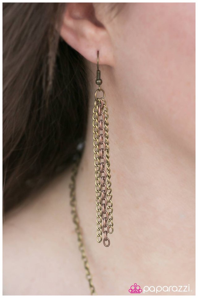 Paparazzi ♥ Bar None - Brass ♥ Necklace