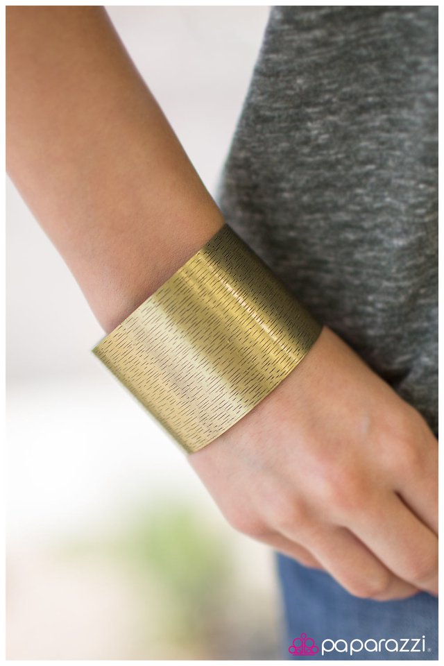 brush-it-off-p9in-brxx-022xx