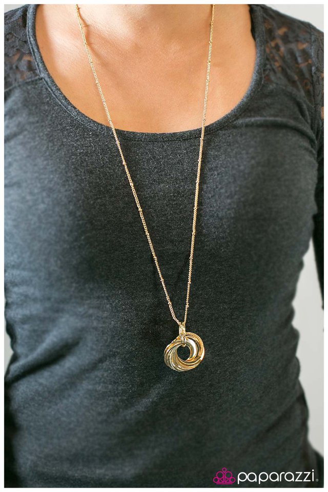 whirl-me-round-gold-p2re-gdxx-040xx