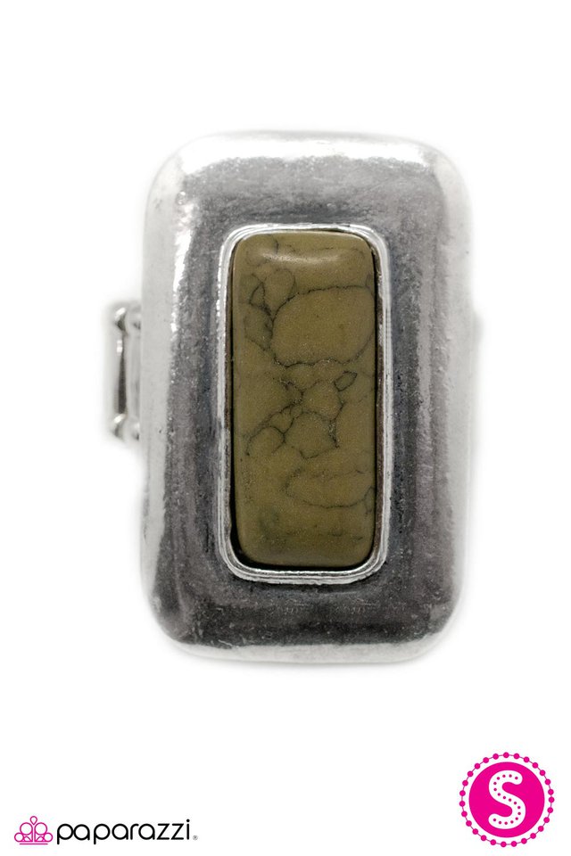Paparazzi ♥ Southern Treasure - Green ♥ Ring
