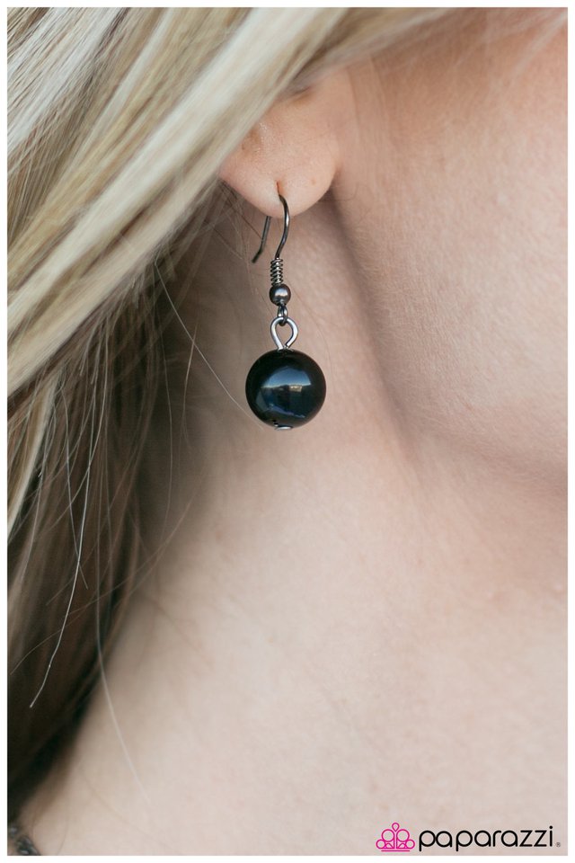 Paparazzi ♥ Another Days Work - Black ♥ Lanyard