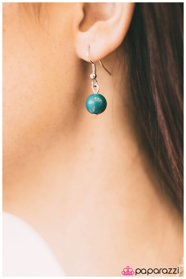 Paparazzi ♥ Easy On The Eyes - Blue ♥ Necklace