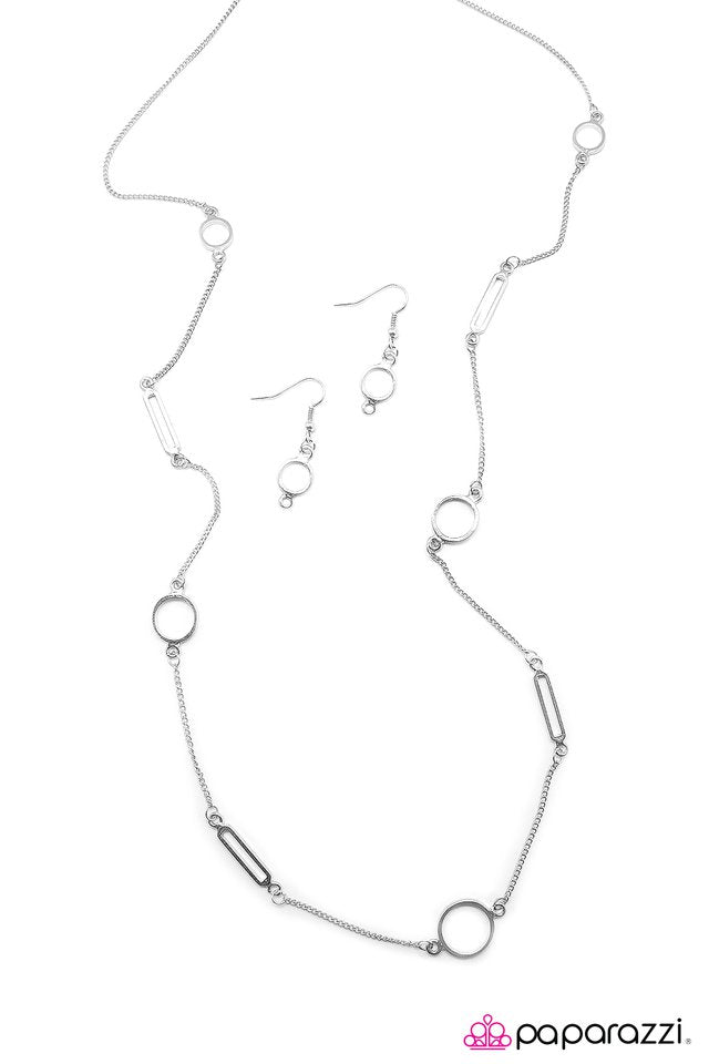 Paparazzi ♥ Minimal Art - Silver ♥ Necklace