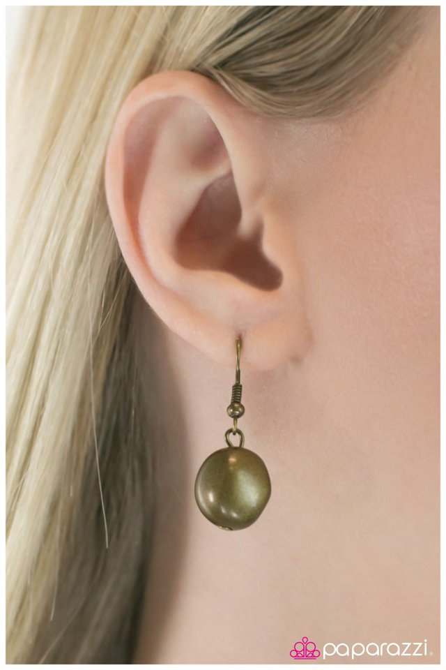 Paparazzi ♥ Cavalier - Brass ♥ Necklace