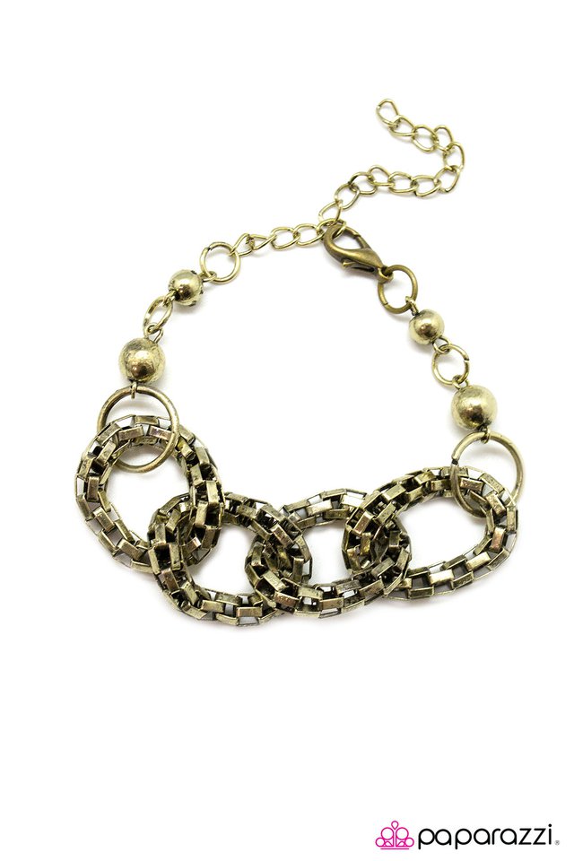 Paparazzi ♥ Look Alive! - Brass ♥ Bracelet