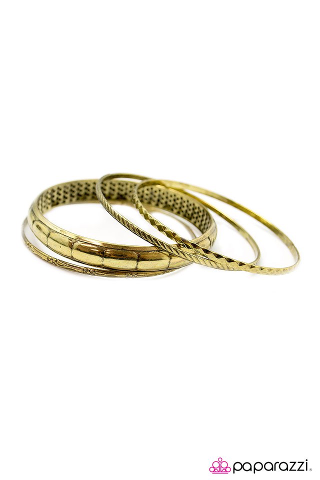 Paparazzi ♥ What A Riot - Brass ♥ Bracelet